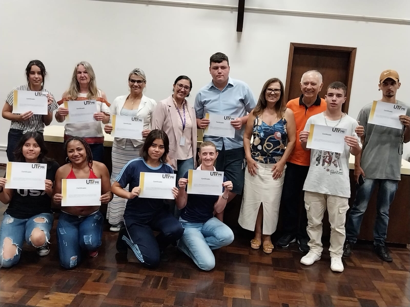 Jovens são certificados em curso de panificação em projeto do IMM e UTFPR